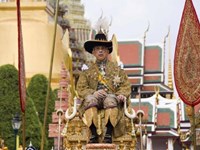 Quốc vương Thái Lan tuyên bố trị vì bằng chính nghĩa ngay sau đăng quang